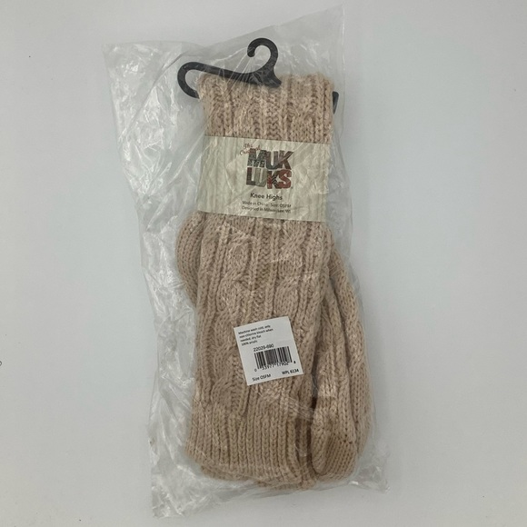 New Muk Luks 15” Cable Knit Socks - Picture 2 of 2